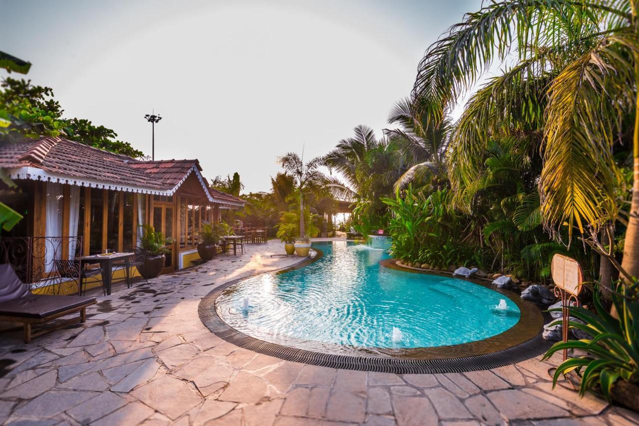 Fiesta Beach Resort Baga Exterior foto